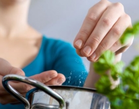 Nhu cầu dinh dưỡng của phụ nữ trung niên thay đổi như thế nào?